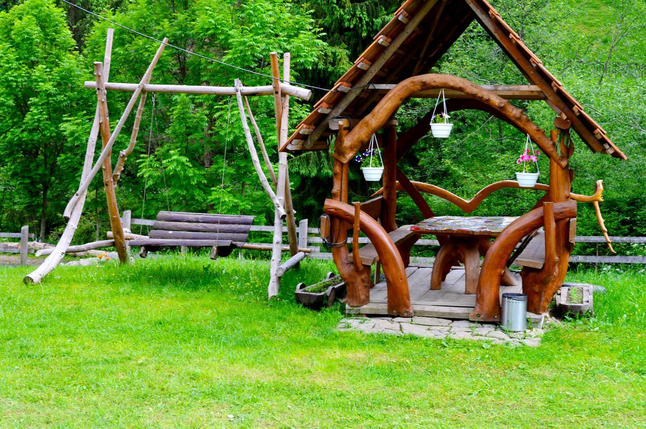 Villa Zatishok Bilya Richky à Pilipets Extérieur photo
